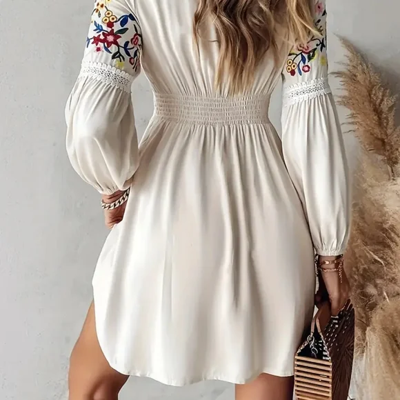 Ivory mini dress with luscious bright embroidery on shoulders and sleeves, new - Picture 3 of 4